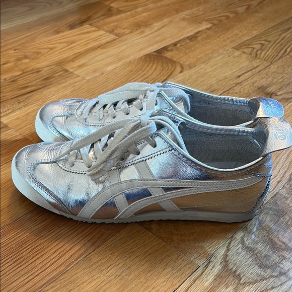 Onitsuka Tiger Mexico 66 Metallic Silver Sneakers - Picture 4 of 8